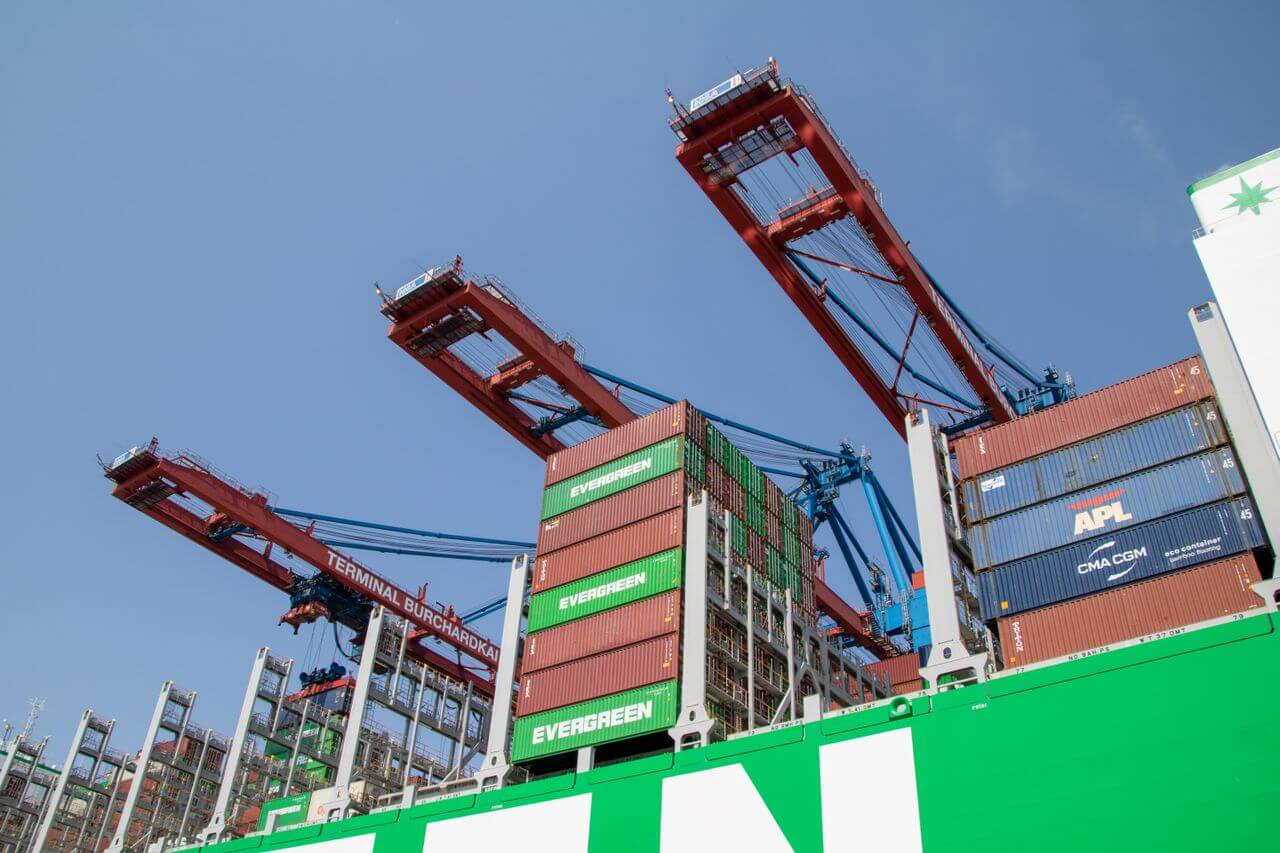 Domestic or Overseas Suppliers: Pros and Cons of International and Local Sourcing